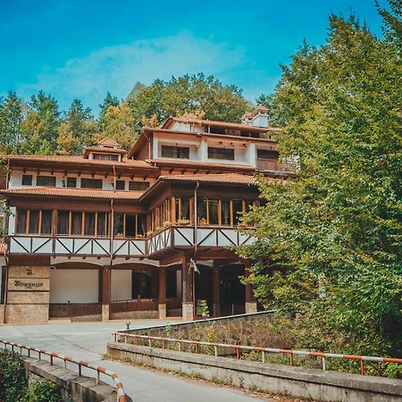Hotel Bozhentsi Chernevtsi Exterior photo